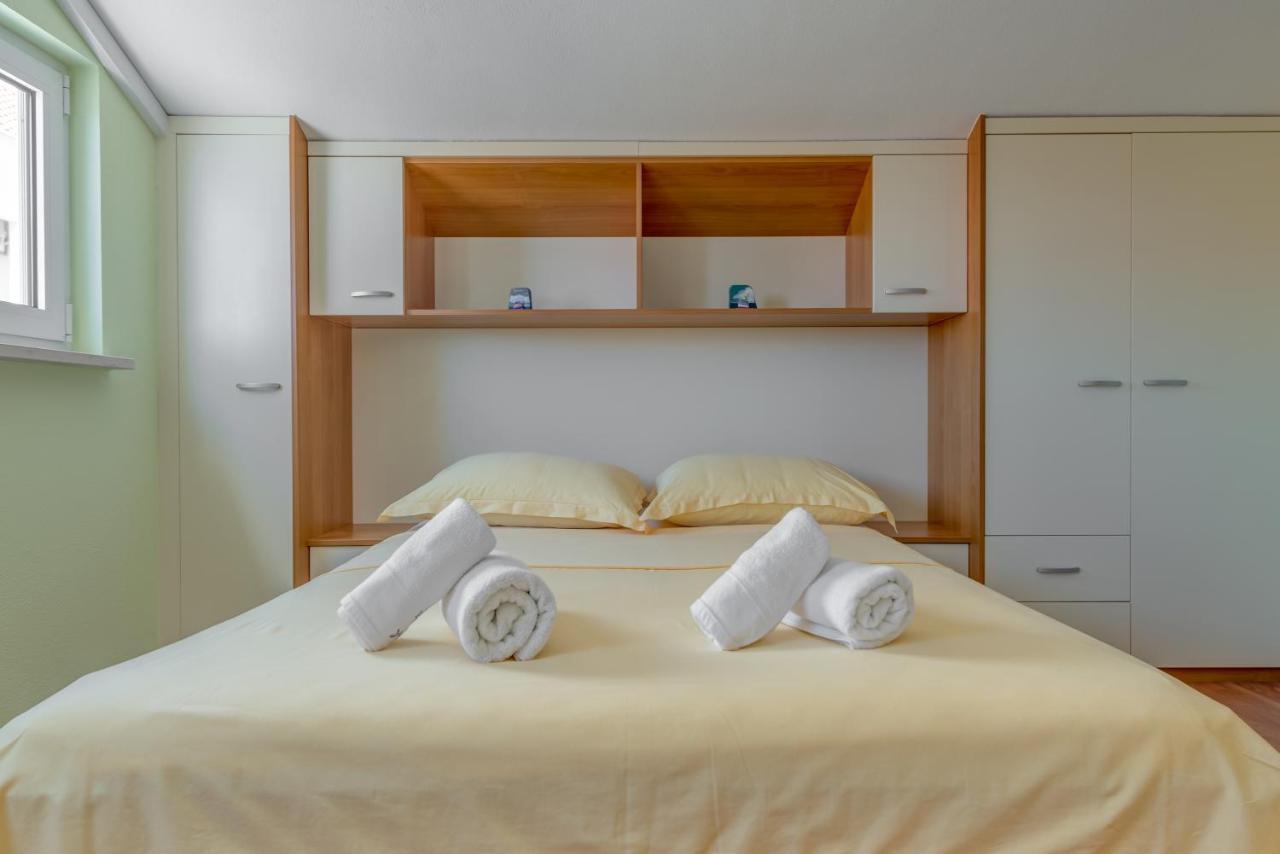 Villa Lille Trogir Exteriör bild