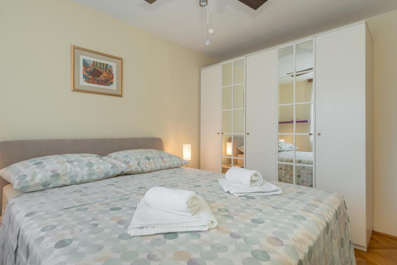Villa Lille Trogir Exteriör bild