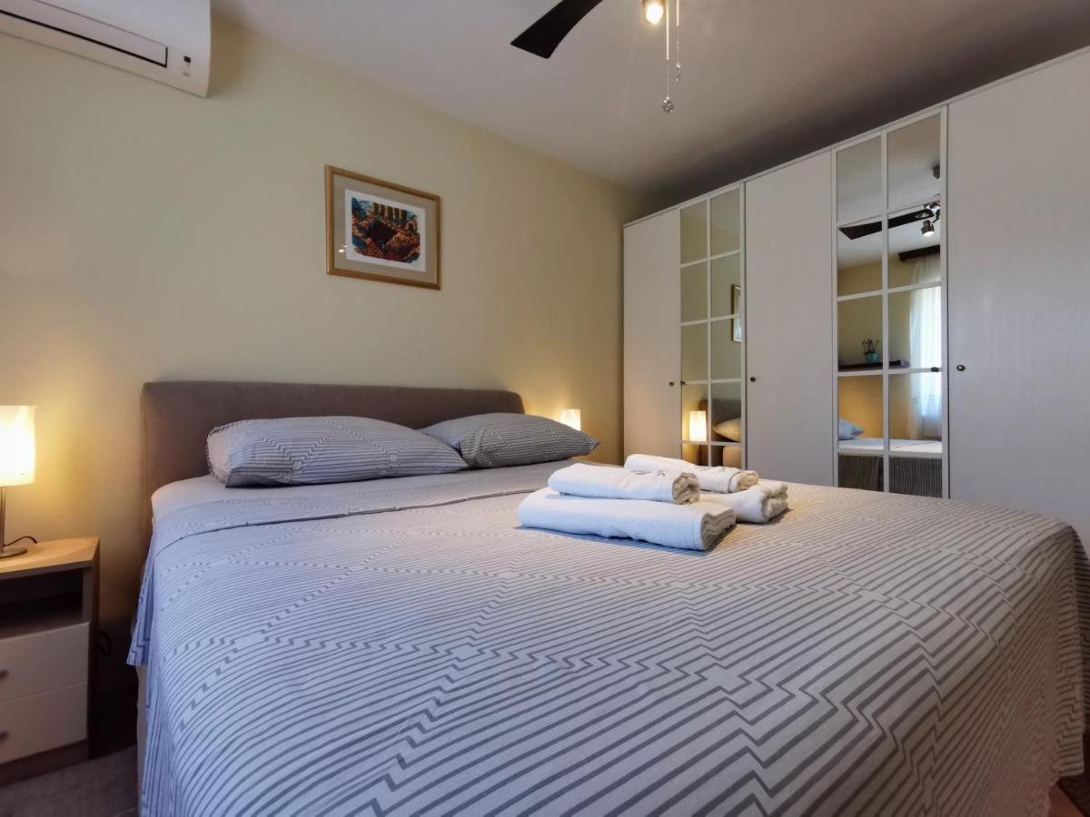 Villa Lille Trogir Exteriör bild