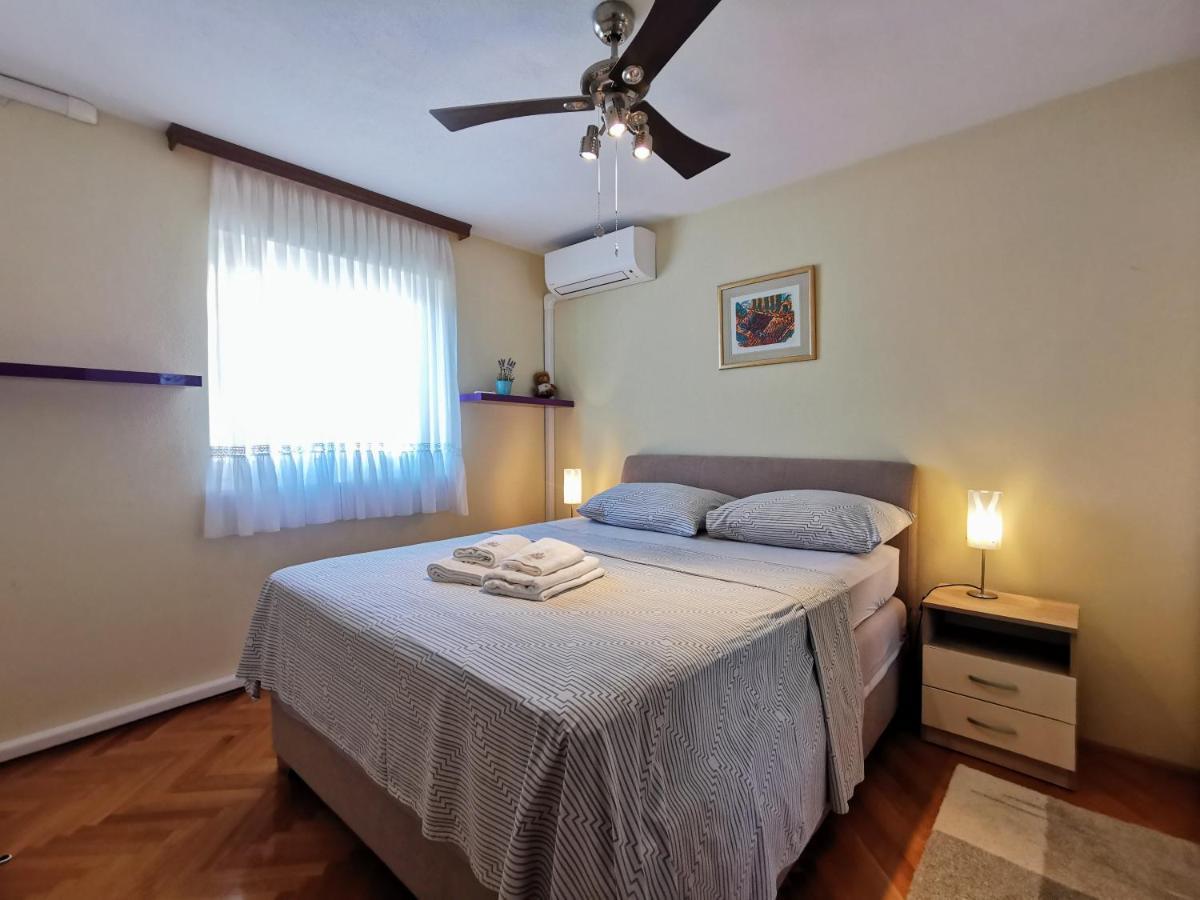 Villa Lille Trogir Exteriör bild